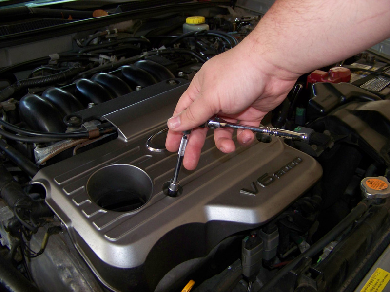 2000 Nissan maxima spark plug removal