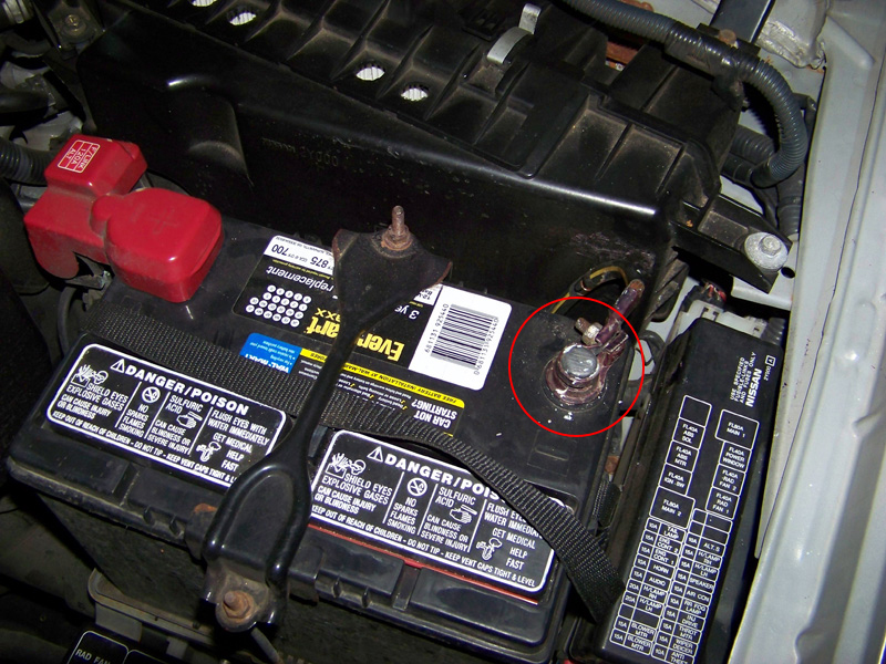 Changing battery 2005 nissan maxima #3