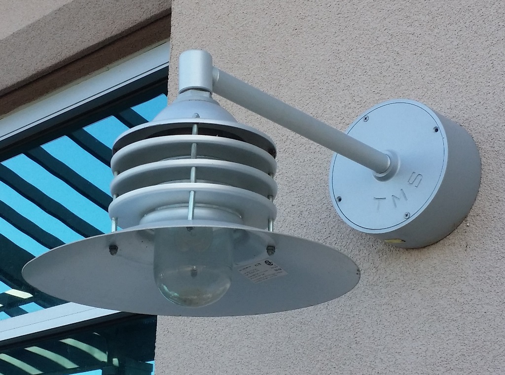 outdoor-light.jpg