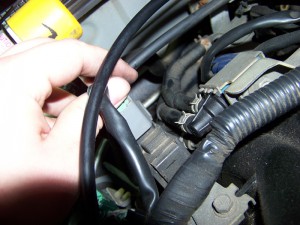 Disconnecting Rear Ignition Coil Plug Nissan Maxima/Infiniti I30